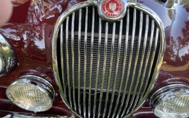 Jaguar-Mark-i-1958-Imperial-Maroon-Tan-2