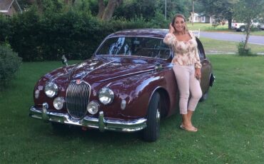 Jaguar-Mark-i-1958-Imperial-Maroon-Tan-20