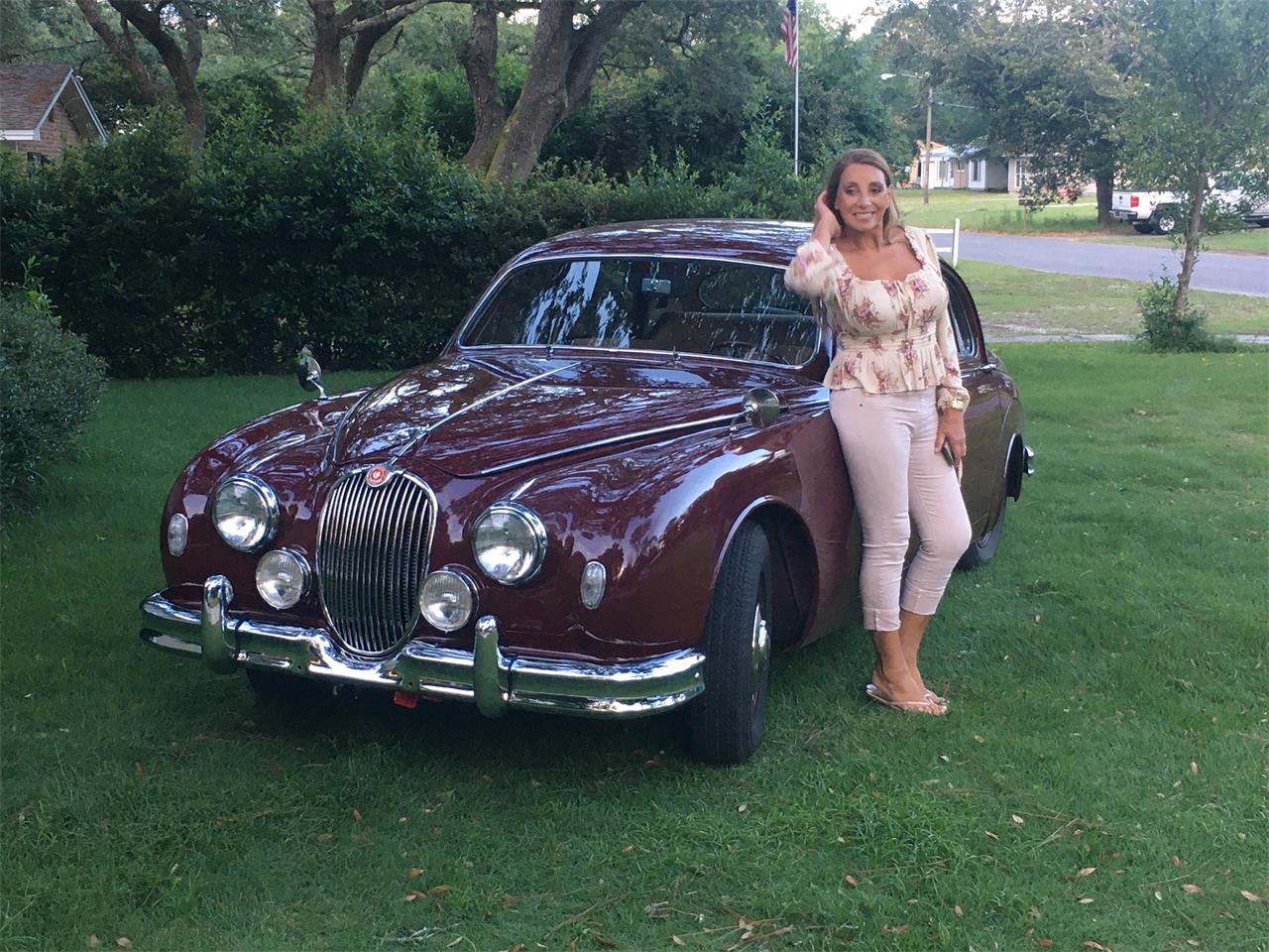 Jaguar-Mark-i-1958-Imperial-Maroon-Tan-20