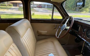 Jaguar-Mark-i-1958-Imperial-Maroon-Tan-23