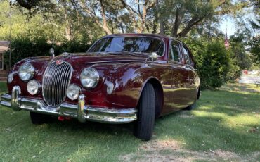 Jaguar-Mark-i-1958-Imperial-Maroon-Tan-3