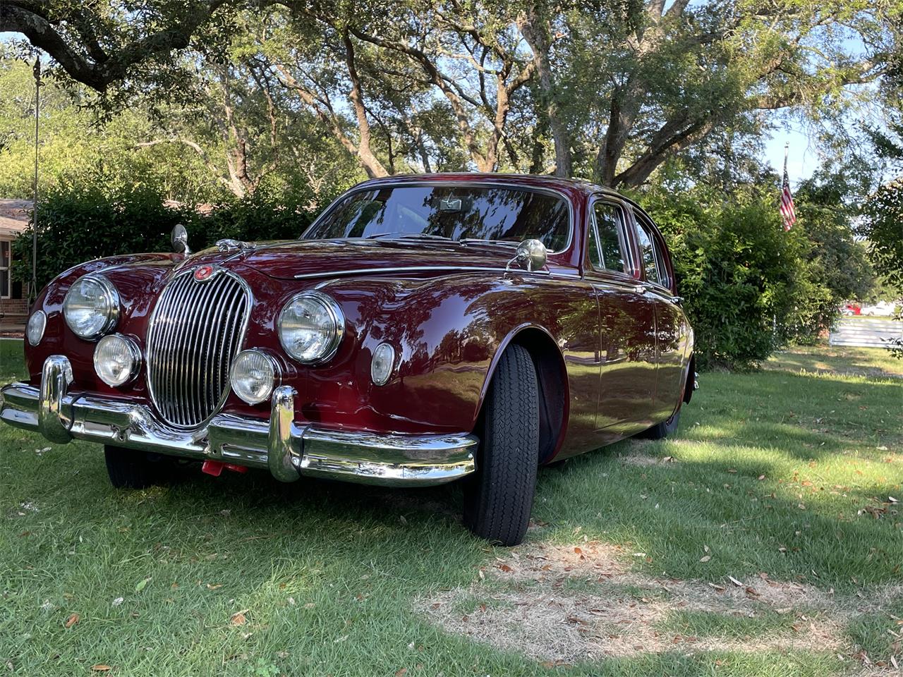 Jaguar-Mark-i-1958-Imperial-Maroon-Tan-3