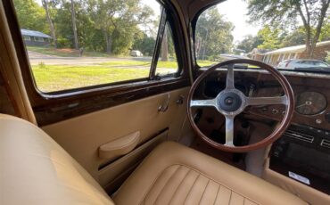Jaguar-Mark-i-1958-Imperial-Maroon-Tan-34