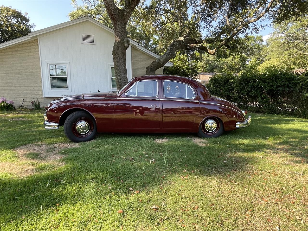 Jaguar-Mark-i-1958-Imperial-Maroon-Tan-5