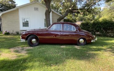 Jaguar-Mark-i-1958-Imperial-Maroon-Tan-6