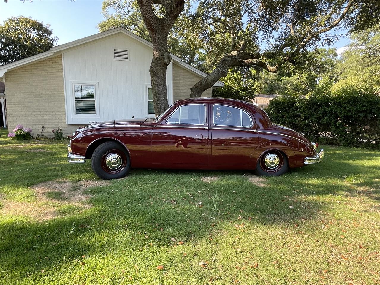 Jaguar-Mark-i-1958-Imperial-Maroon-Tan-6
