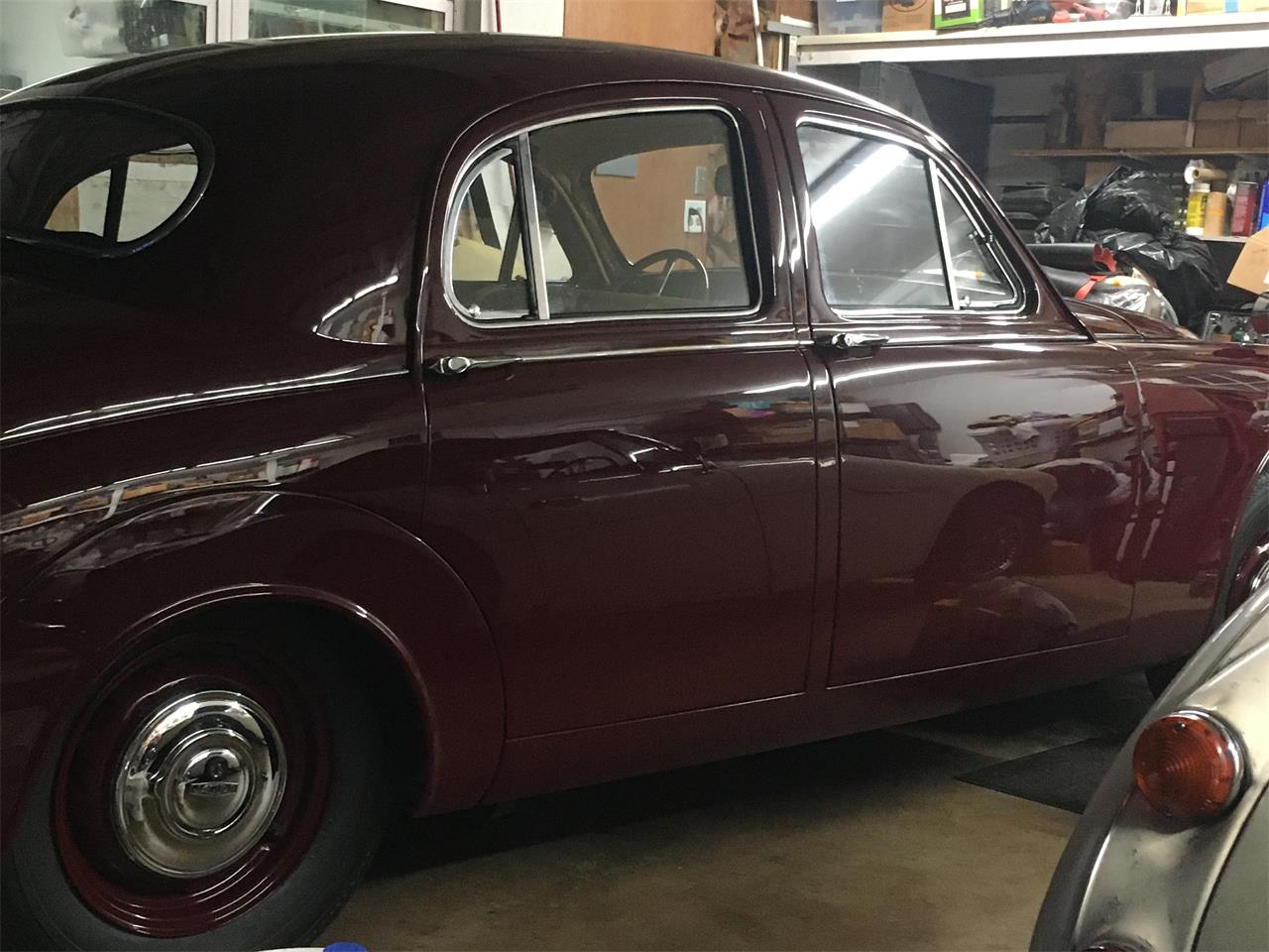 Jaguar-Mark-i-1958-Imperial-Maroon-Tan-8
