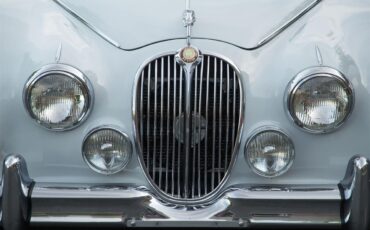 Jaguar-Mark-ii-1962-Pearl-Gray-Black-10