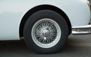 Jaguar-Mark-ii-1962-Pearl-Gray-Black-11