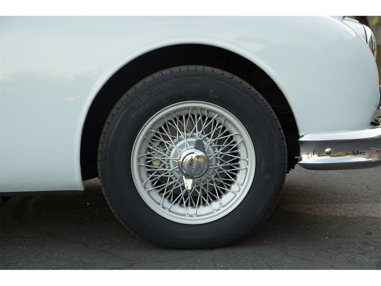 Jaguar-Mark-ii-1962-Pearl-Gray-Black-11