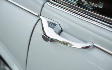 Jaguar-Mark-ii-1962-Pearl-Gray-Black-12