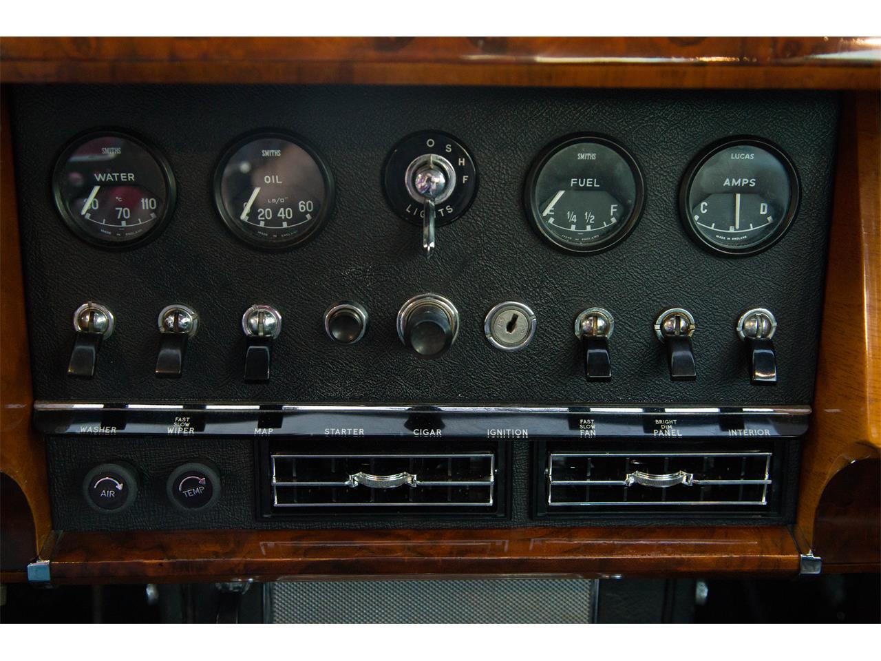 Jaguar-Mark-ii-1962-Pearl-Gray-Black-27