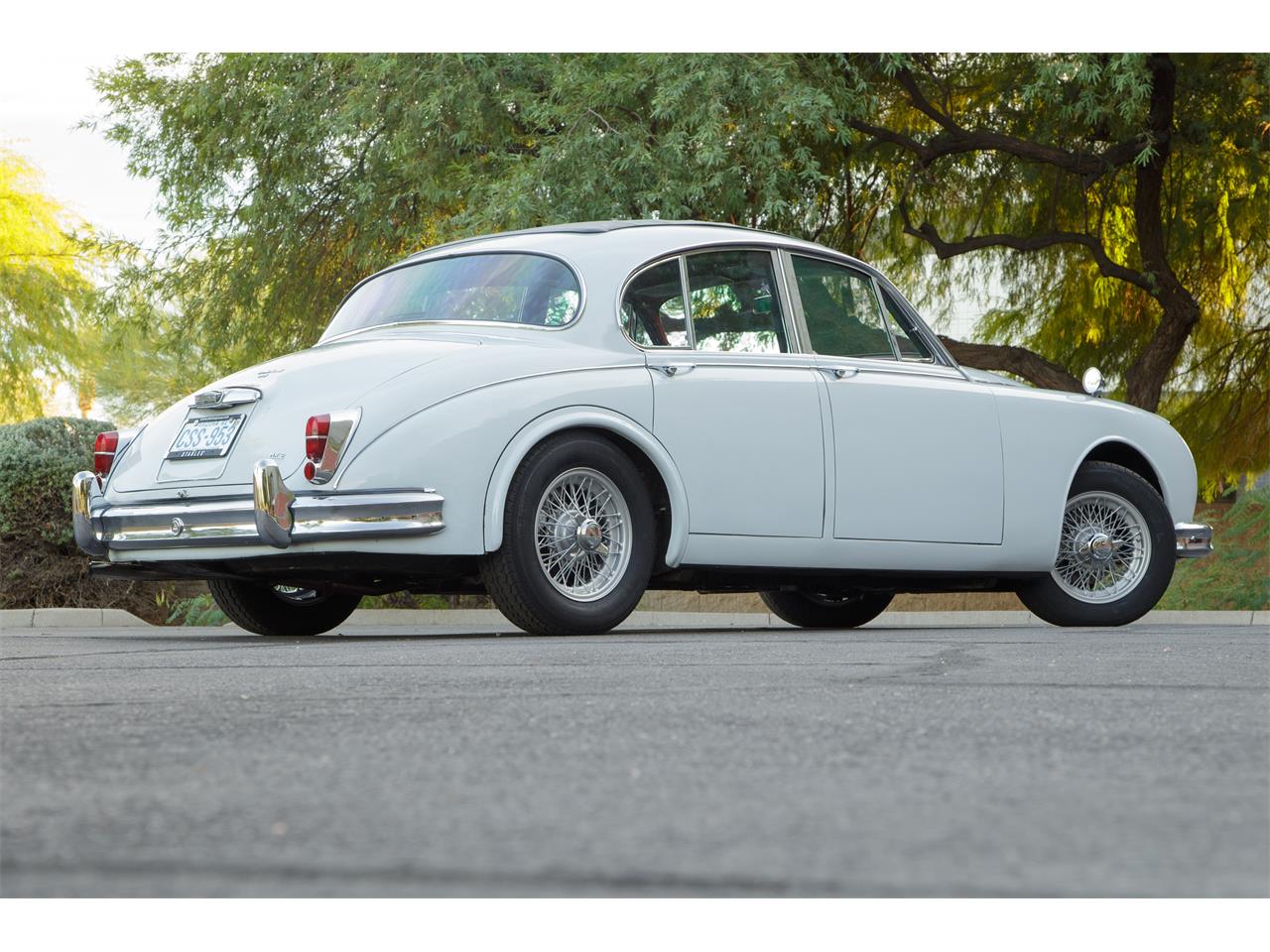 Jaguar-Mark-ii-1962-Pearl-Gray-Black-7