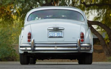 Jaguar-Mark-ii-1962-Pearl-Gray-Black-9