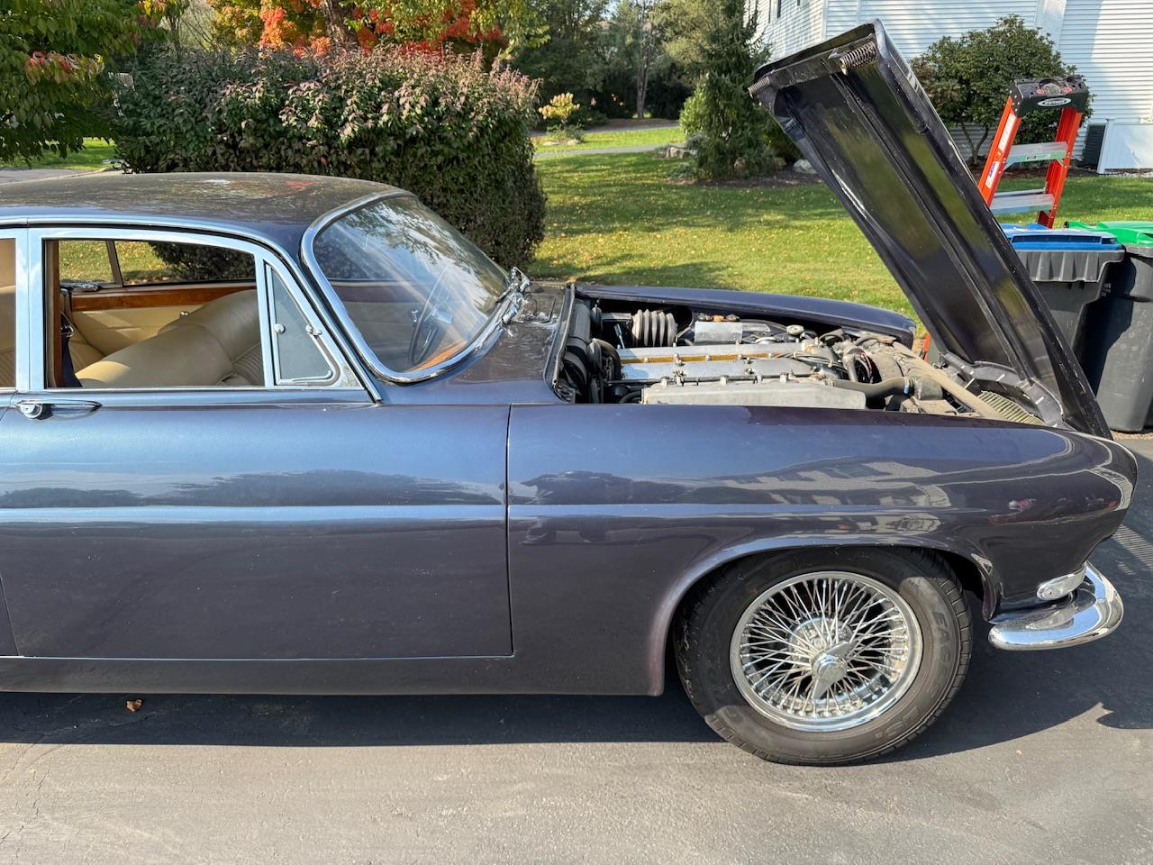 Jaguar-Mark-x-1963-Blue-Tan-15