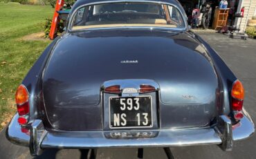 Jaguar-Mark-x-1963-Blue-Tan-2