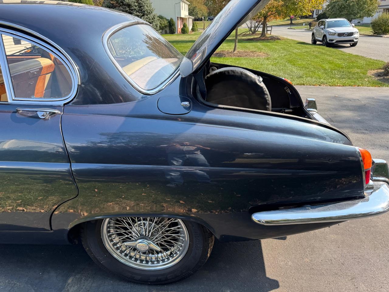 Jaguar-Mark-x-1963-Blue-Tan-23