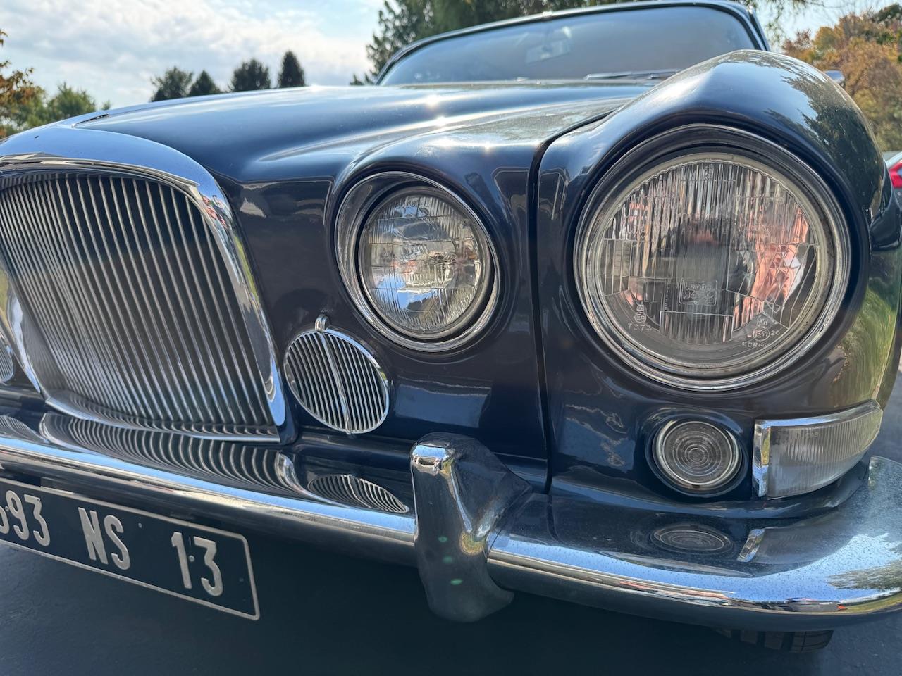 Jaguar-Mark-x-1963-Blue-Tan-27