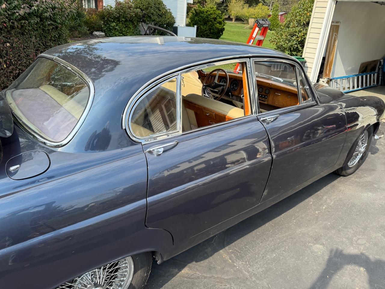Jaguar-Mark-x-1963-Blue-Tan-28