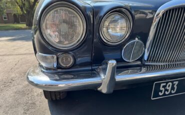 Jaguar-Mark-x-1963-Blue-Tan-35