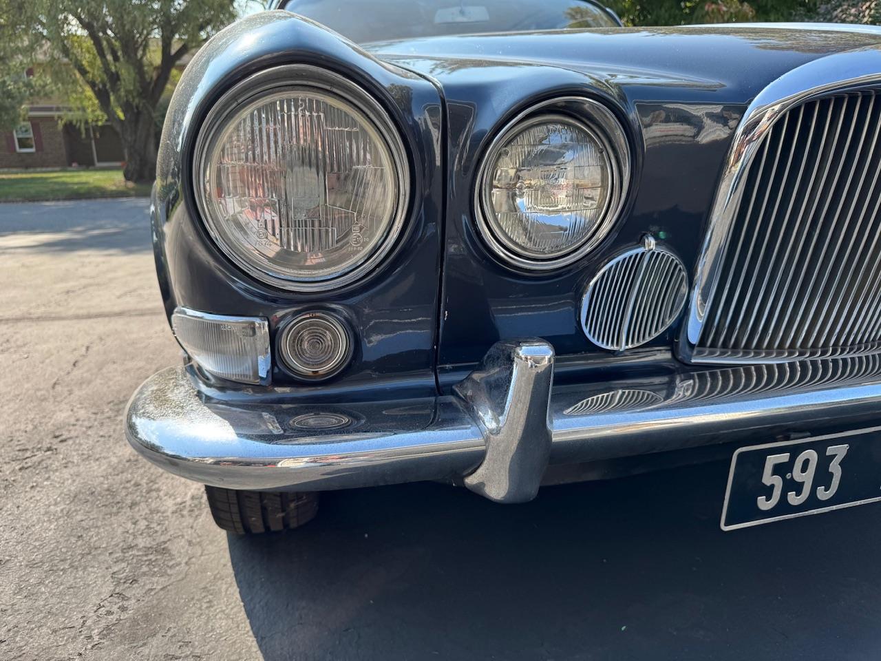 Jaguar-Mark-x-1963-Blue-Tan-35