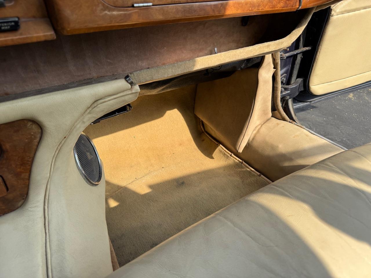 Jaguar-Mark-x-1963-Blue-Tan-49