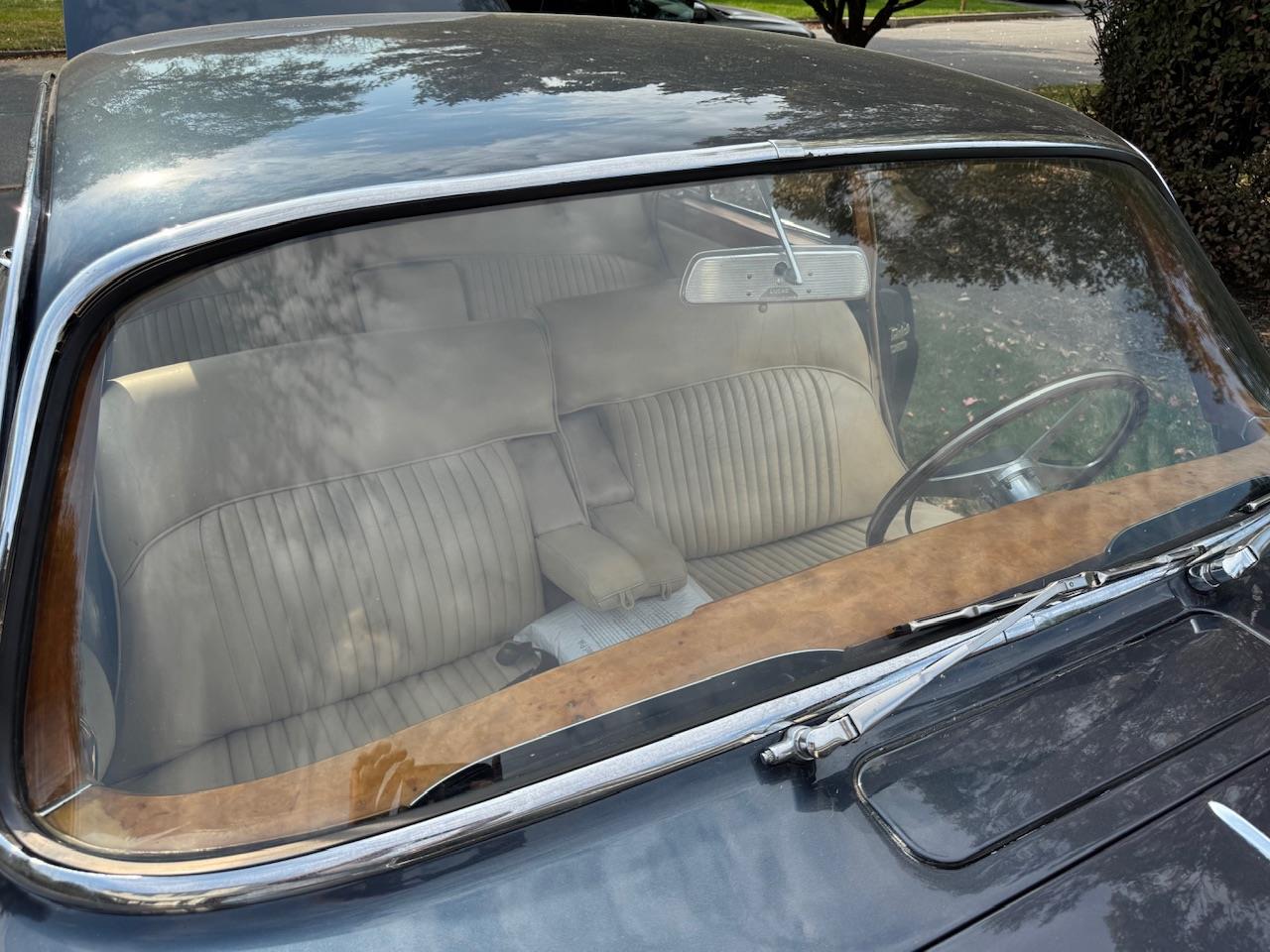 Jaguar-Mark-x-1963-Blue-Tan-65