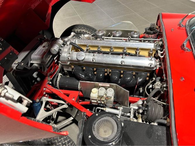 Jaguar-Other-1963-Red-Black-10