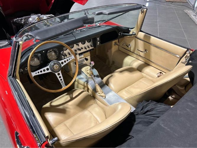 Jaguar-Other-1963-Red-Black-11
