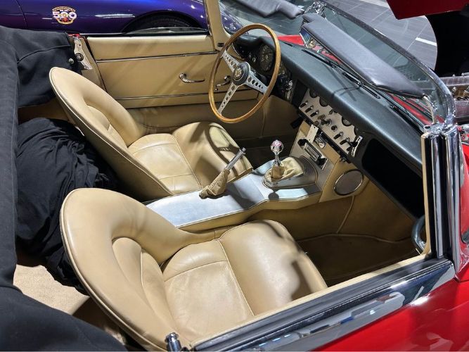Jaguar-Other-1963-Red-Black-5