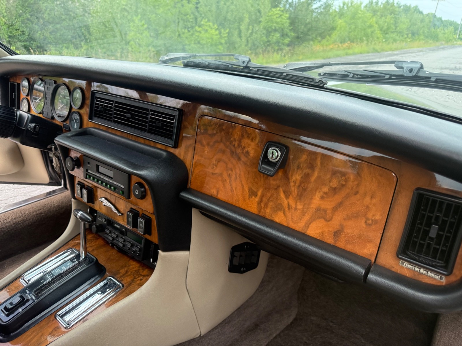 Jaguar-XJ-1987-Sedan-14