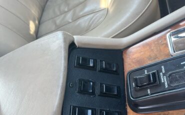Jaguar-XJ-1987-Sedan-4