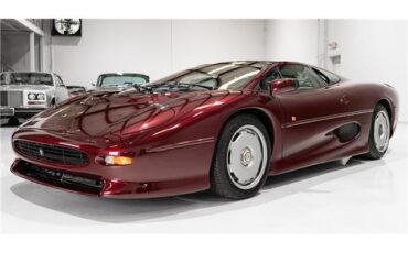 Jaguar-XJ220-1993-Coupe-1