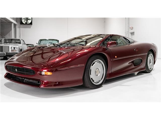 Jaguar-XJ220-1993-Coupe-1