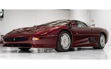 Jaguar-XJ220-1993-Coupe-12