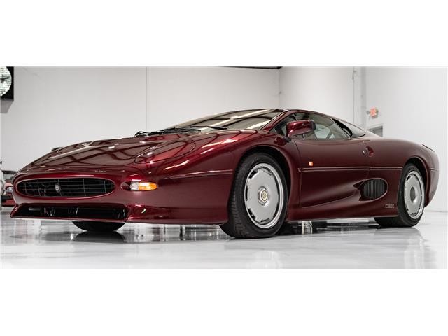 Jaguar-XJ220-1993-Coupe-12