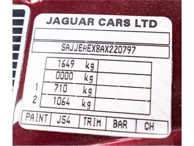 Jaguar-XJ220-1993-Coupe-16