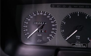 Jaguar-XJ220-1993-Coupe-19