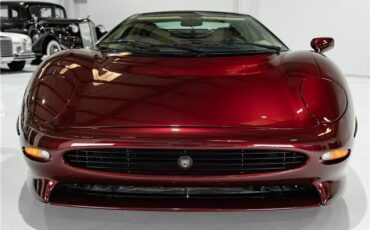 Jaguar-XJ220-1993-Coupe-2