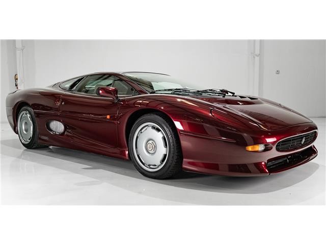 Jaguar-XJ220-1993-Coupe-3