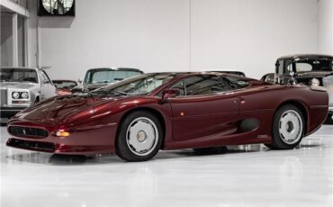 Jaguar-XJ220-1993-Coupe