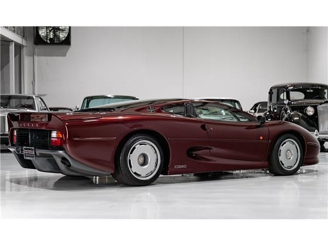 Jaguar-XJ220-1993-Coupe-4