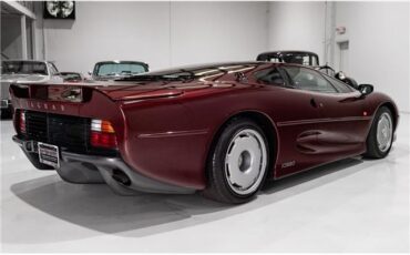 Jaguar-XJ220-1993-Coupe-5