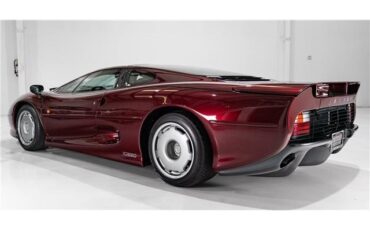 Jaguar-XJ220-1993-Coupe-7