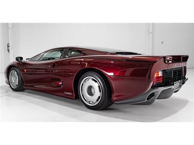 Jaguar-XJ220-1993-Coupe-7