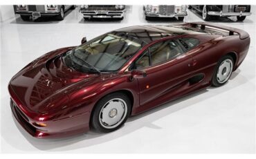 Jaguar-XJ220-1993-Coupe-8