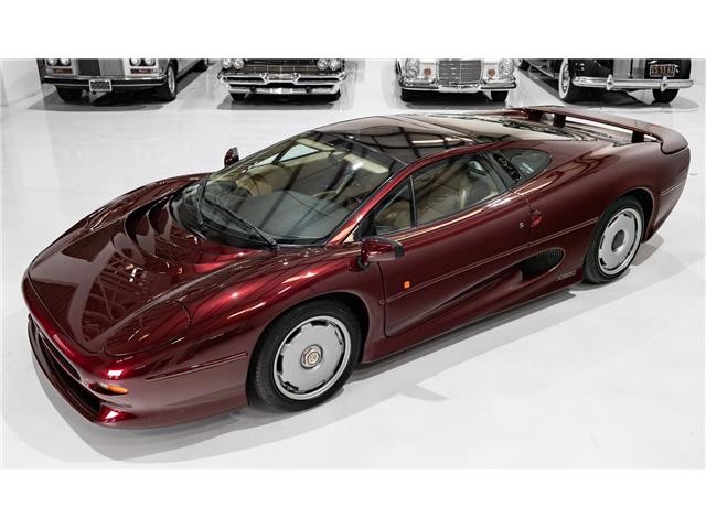 Jaguar-XJ220-1993-Coupe-8