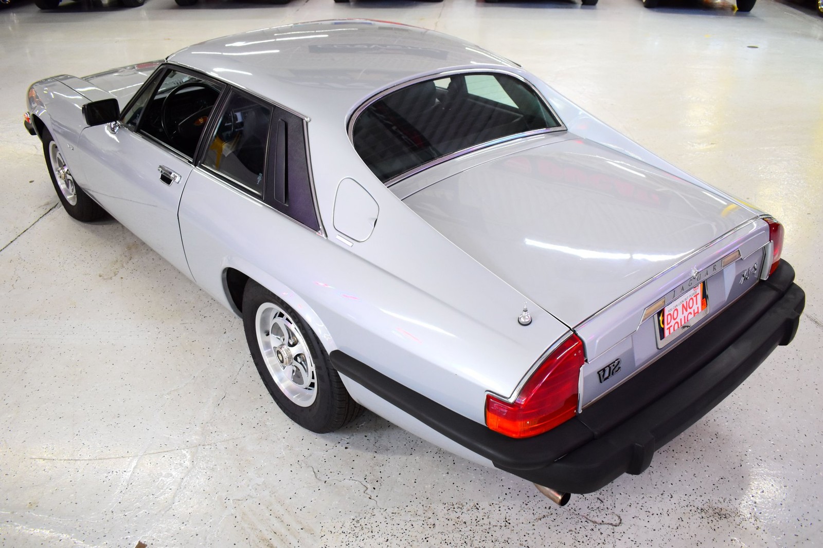 Jaguar-XJS-1978-Coupe-17
