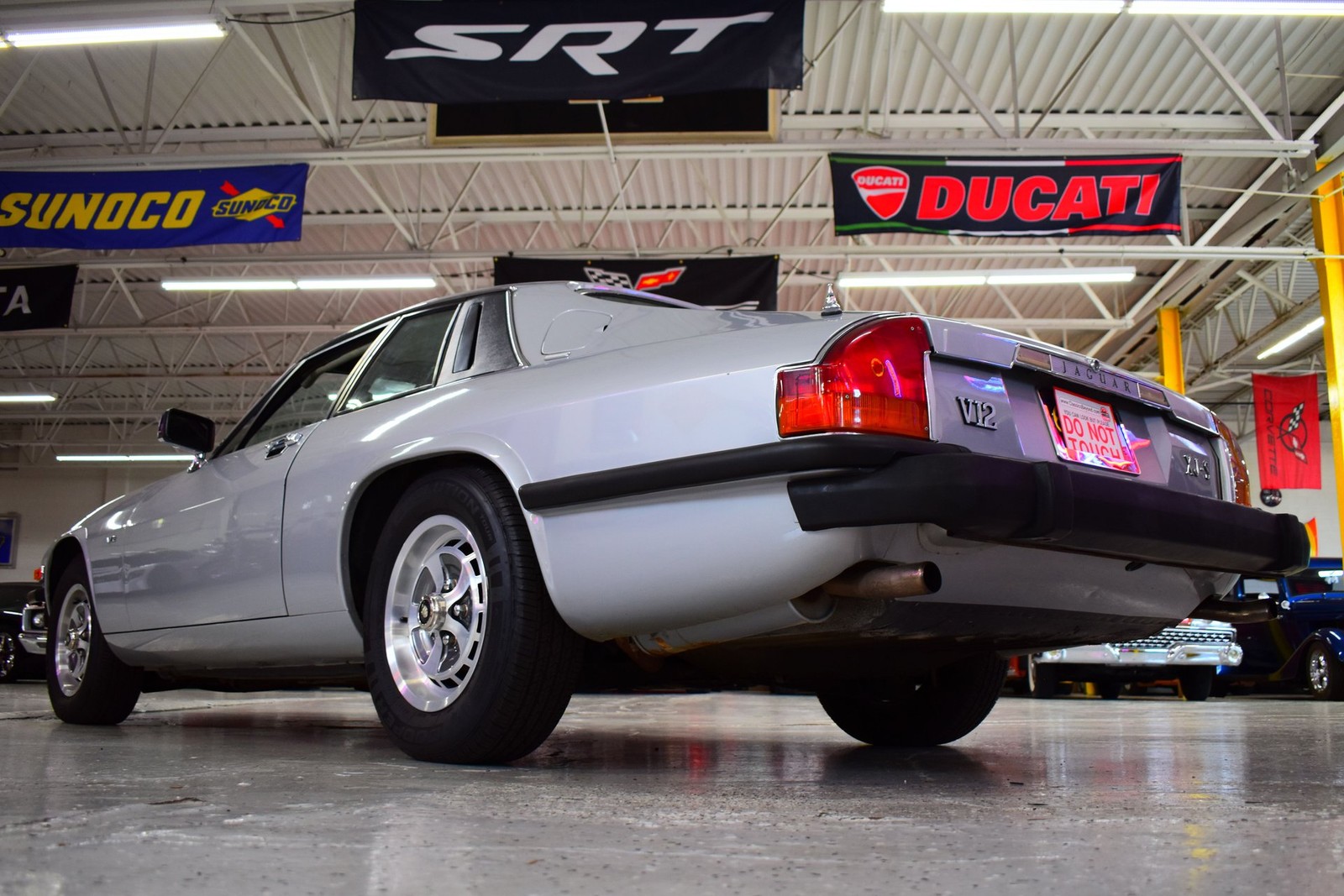 Jaguar-XJS-1978-Coupe-18