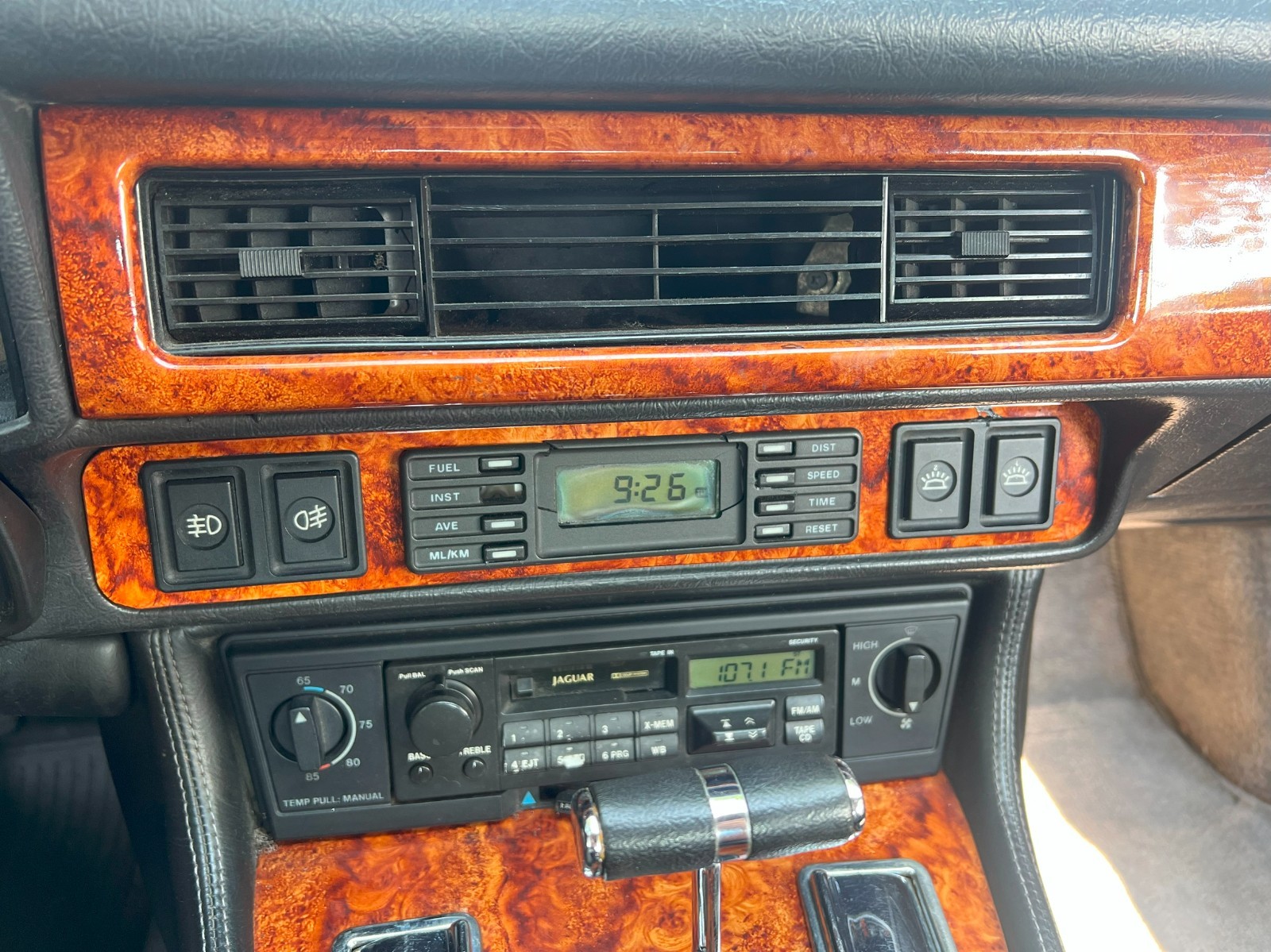 Jaguar-XJS-1993-Convertible-29